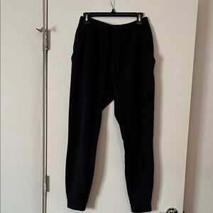 Lululemon men’s black sweatpants.
